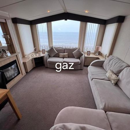 Gaz N Max Hotel Абергели Екстериор снимка