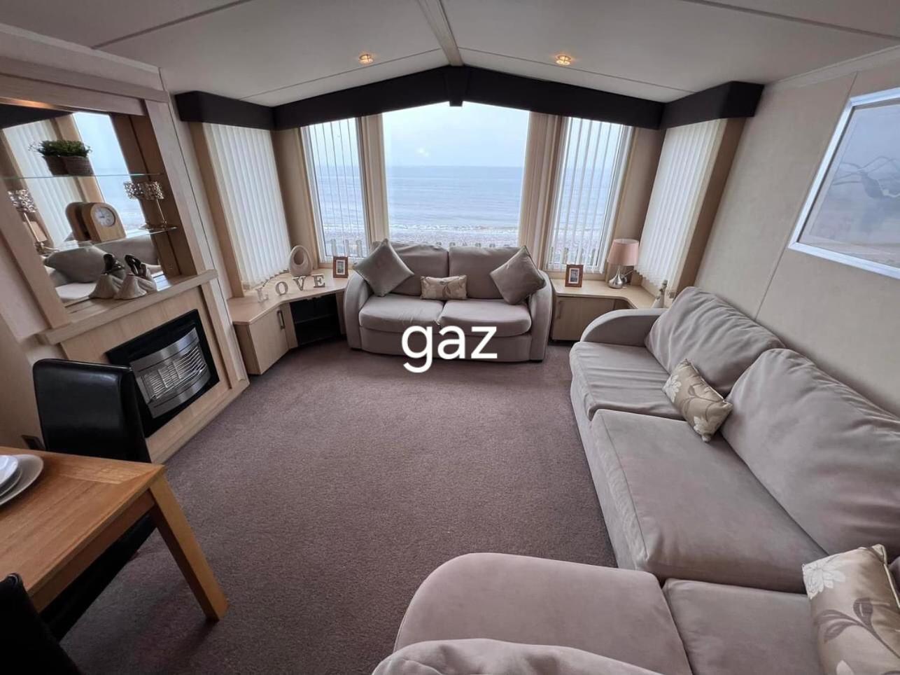 Gaz N Max Hotel Абергели Екстериор снимка